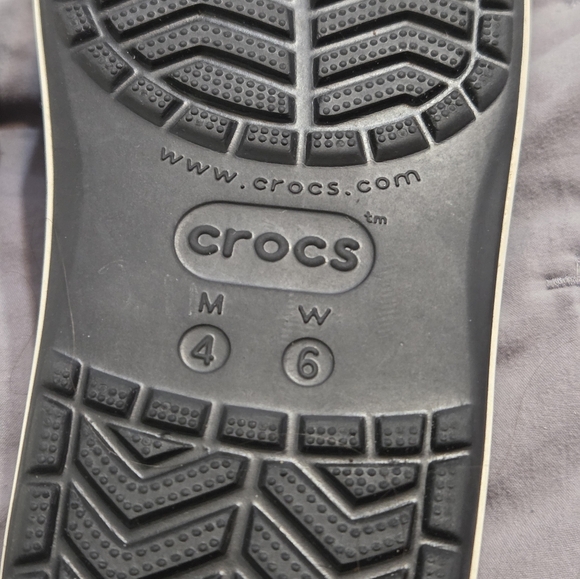 Crocs Classic Black Iconic Comfort Slides Platform Zooey Deschanel women size 6 main image 2